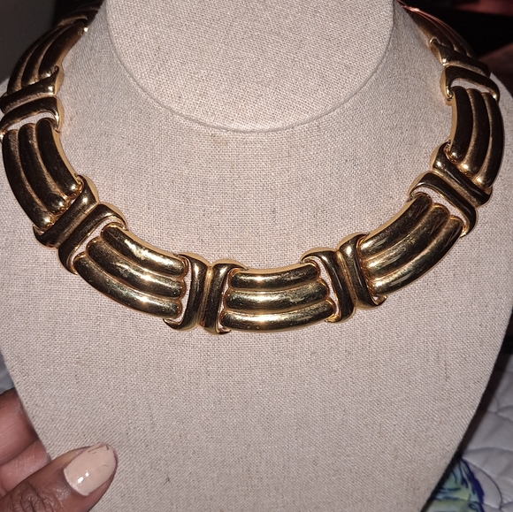 COPY - Vintage Gold Tone Napier Choker Necklace - Picture 2 of 3